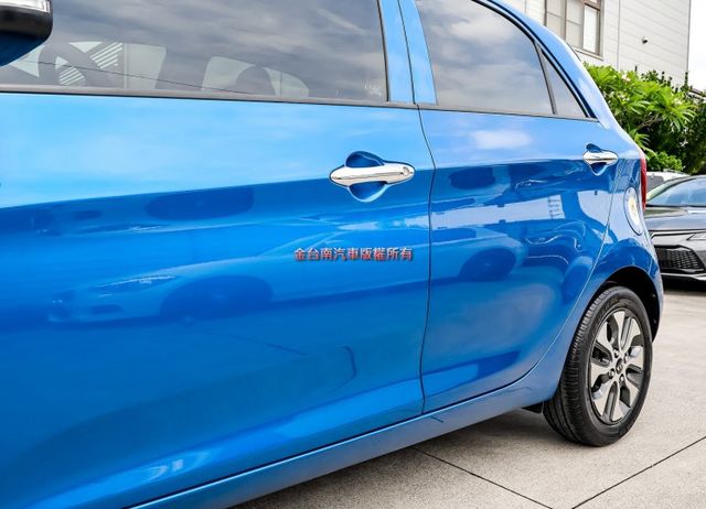 一手車 全車原鈑件 只跑2.1萬 極少里程 加裝盲點 影音 衛星導航 ABS TCS  里程保證 可全貸!  第6張相片
