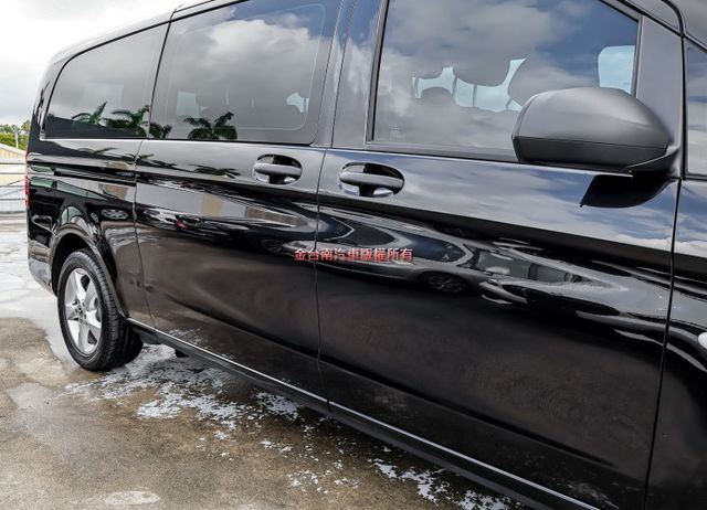 九人座豪華商旅 一手車 只跑2萬 全車原板件如新 ACC AEB 車道維持 車載系統 附全額發票 可全貸!  第7張相片