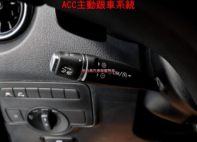 九人座豪華商旅 一手車 只跑2萬 全車原板件如新 ACC AEB 車道維持 車載系統 附全額發票 可全貸!  第14張相片