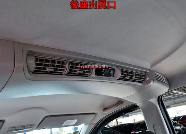 安卓影音 已改車頂架 後座出風口 一年只跑不到一萬 里程保證 全車原板件 附全額發票 可全貸!  第9張相片