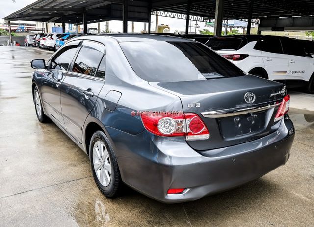 E版特仕版 一年只跑七千多 里程保證 全車原板件 前後雙雷達 HUD 恆溫 定速 ABS 雙安 可全貸 不用殺價就很便宜  第2張相片