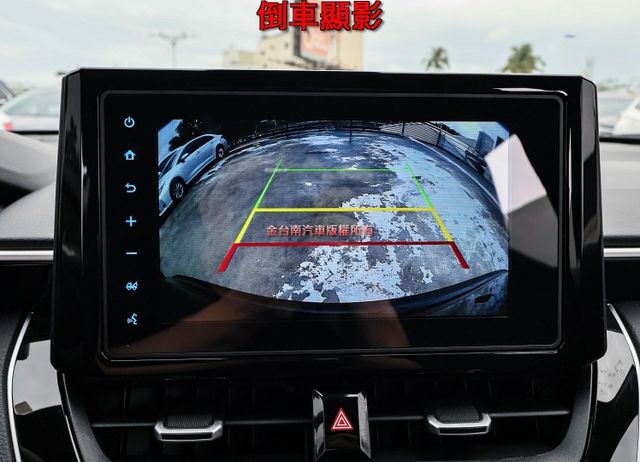 豪華版 選配原廠影音 一手只跑4千 全車原板件 ACC AEB 車道維持 NAVI 車載系統 可全貸 不用殺價就很便宜!  第17張相片