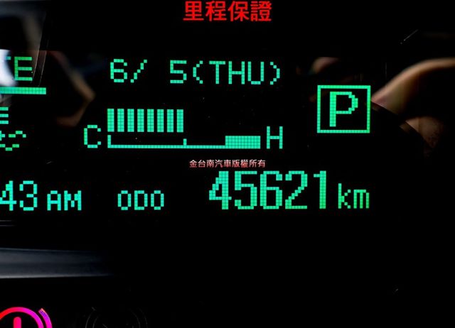 自手排變速箱 貨框 一手車 只跑4.5萬 原廠保養 車道偏離 視野輔助 ABS TCS 附全額發票 可全貸!  第10張相片