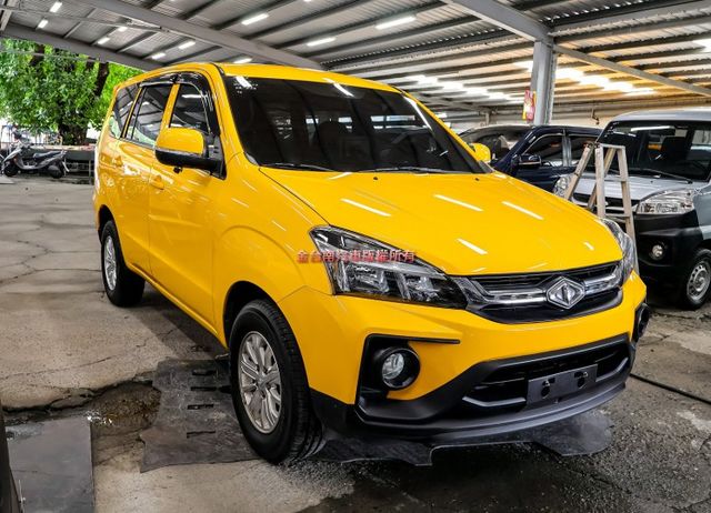 精緻版 只跑5.2萬 定速 TCS ABS 雙安 後座冷氣出風口 倒車顯影 一手 原鈑件 原廠保養 附全額發票!  第4張相片