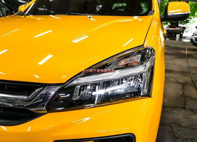 精緻版 只跑5.2萬 定速 TCS ABS 雙安 後座冷氣出風口 倒車顯影 一手 原鈑件 原廠保養 附全額發票!  第6張相片