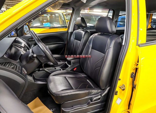 精緻版 只跑5.2萬 定速 TCS ABS 雙安 後座冷氣出風口 倒車顯影 一手 原鈑件 原廠保養 附全額發票!  第8張相片