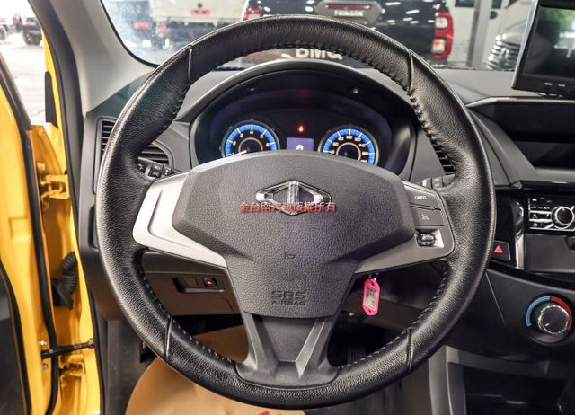 精緻版 只跑5.2萬 定速 TCS ABS 雙安 後座冷氣出風口 倒車顯影 一手 原鈑件 原廠保養 附全額發票!  第12張相片