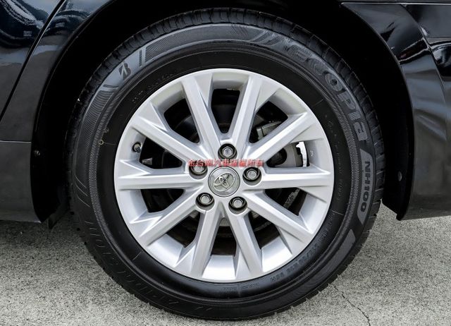 經典大型房車 一手車 全車原板件 GARMIN導航 安卓影音 雙區恆溫 ABS 雙安 可全貸 不用殺價就很便宜!  第9張相片
