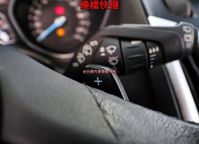 五門馬丁頭 1.5渦輪汽油時尚型 只跑7.4萬 里程保證 安卓影音 快撥 TCS 全車四安 可全貸 不用殺價就很便宜!  第13張相片