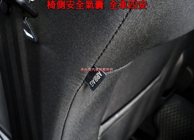五門馬丁頭 1.5渦輪汽油時尚型 只跑7.4萬 里程保證 安卓影音 快撥 TCS 全車四安 可全貸 不用殺價就很便宜!  第18張相片
