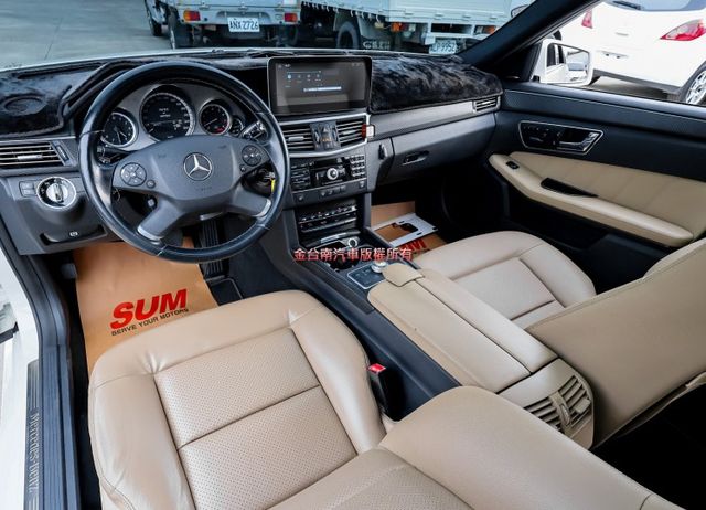 E350 AMG 全車原鈑件 天窗 定速 雙記憶電熱椅 大螢幕安卓機 衛星導航 ABS 里程保證  第11張相片