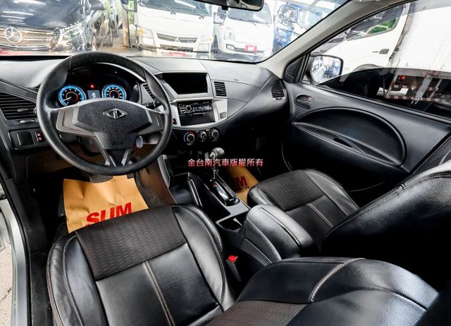 一手車 只跑4.3萬 全車原鈑件 ABS TCS 雙安 里程保證 打拼事業好幫手 附全額發票!  第10張相片