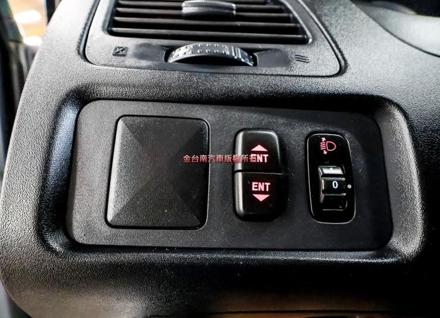 一手車 只跑4.3萬 全車原鈑件 ABS TCS 雙安 里程保證 打拼事業好幫手 附全額發票!  第11張相片