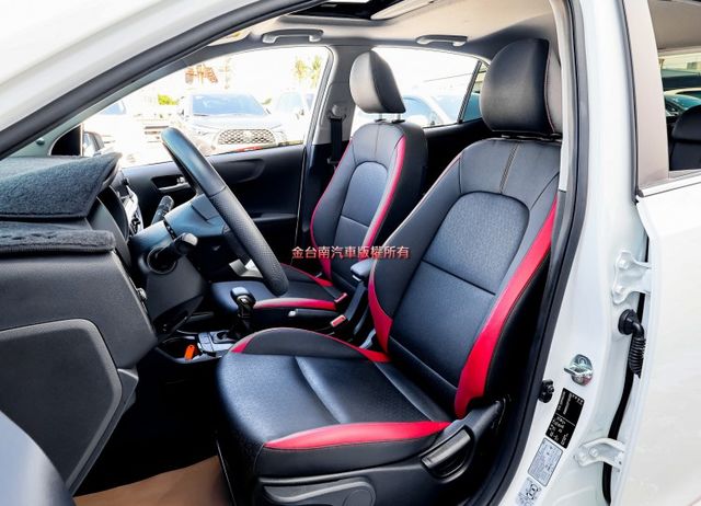 GT-Line 天窗 加裝盲點 只跑1.6萬 ACC AEB 車道偏離 iKEY 恆溫 車載系統 一手車 原鈑件 可全貸  第7張相片
