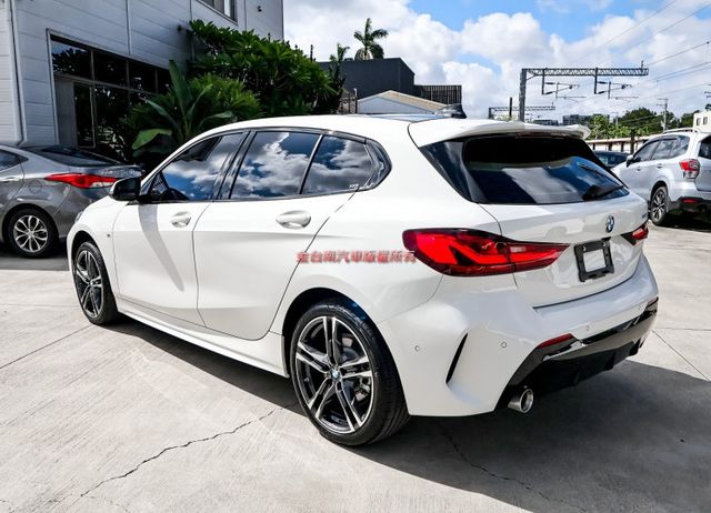 24年式2月領 M版 只跑2.4萬 HK音響 自動停車 記憶椅 雙電動椅 ACC AEB 車載系統 電動尾門 原鈑件  第2張相片