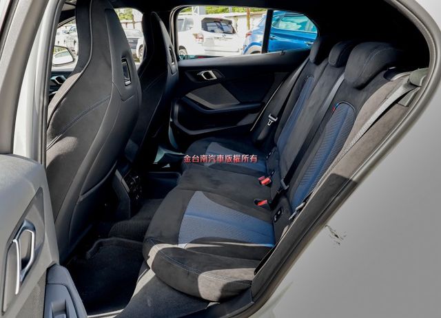 24年式2月領 M版 只跑2.4萬 HK音響 自動停車 記憶椅 雙電動椅 ACC AEB 車載系統 電動尾門 原鈑件  第8張相片