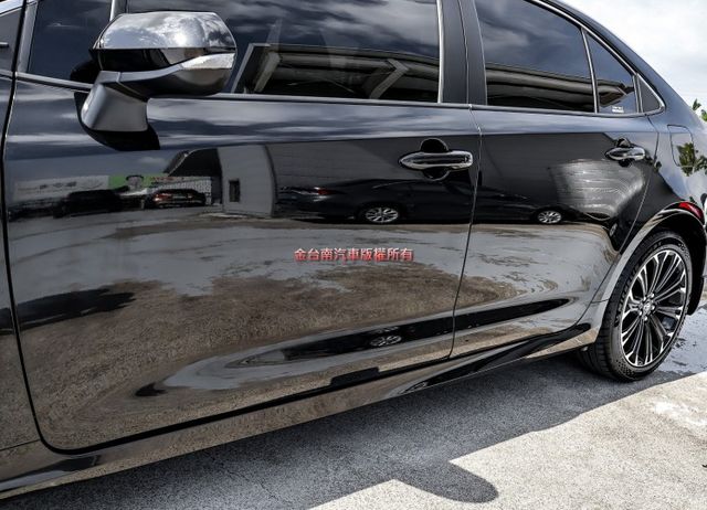 GR SPORT影音特仕版 全車原板件 外觀套件雙色內裝 LV2 NAVI 車載系統 快撥 可全貸!  第6張相片