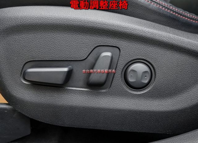 1.6渦輪 汽油尊貴型 全景天窗 大包 電動椅 電動尾門 環景 無線CARPLAY 少跑里程保證 全車原板件 可全貸!  第10張相片