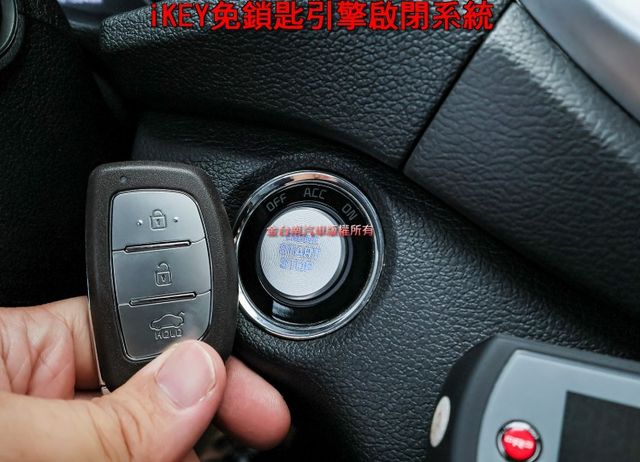 1.6渦輪 汽油尊貴型 全景天窗 大包 電動椅 電動尾門 環景 無線CARPLAY 少跑里程保證 全車原板件 可全貸!  第12張相片