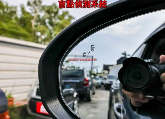 1.6渦輪 汽油尊貴型 全景天窗 大包 電動椅 電動尾門 環景 無線CARPLAY 少跑里程保證 全車原板件 可全貸!  第17張相片