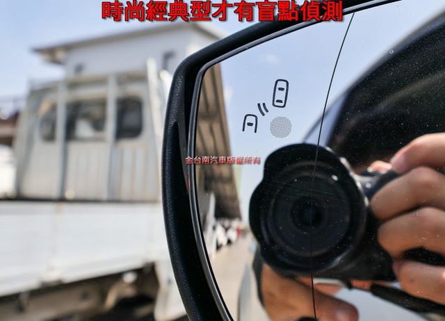 18年式 1.5渦輪 時尚經典型 一手只跑2.9萬 全車原板件 全景天窗 感應尾門 盲點 倒車顯影 可全貸!  第19張相片