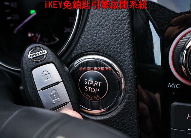 2.0 玩美影音版 只跑5.4萬 全車原板件 原廠影音 衛星導航 環景倒車顯影 全車六安 可全貸 不用殺價就很便宜!  第15張相片