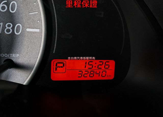 18年式 旗艦版 只跑3.2萬 全車原板件 iKEY 恆溫空調 ABS 雙安 代步通勤最佳選擇 可全貸 不用殺價就很便宜  第15張相片