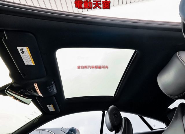 美規E400 絕美雙門轎跑 只跑7萬 全車原板件 333匹馬力 天窗 雙記憶椅 電動尾門 柏林之音 AEB 盲點 可全貸  第10張相片