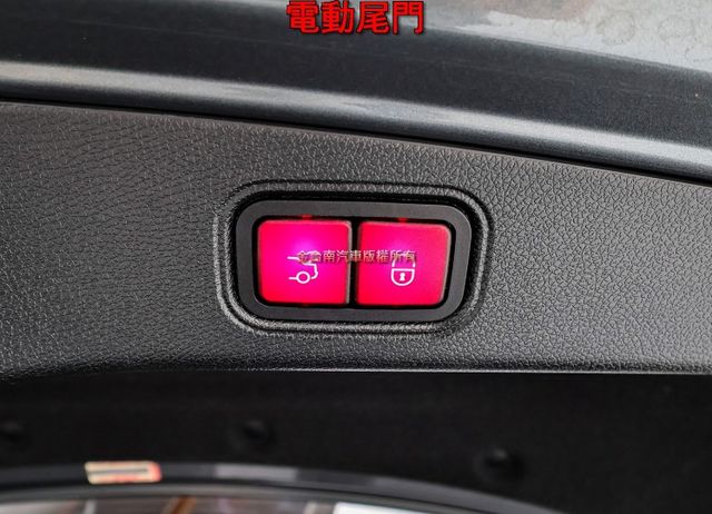 美規E400 絕美雙門轎跑 只跑7萬 全車原板件 333匹馬力 天窗 雙記憶椅 電動尾門 柏林之音 AEB 盲點 可全貸  第19張相片