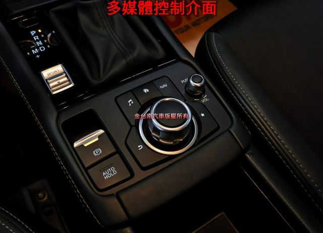 旗艦版 只跑6.4萬 里程保證 全車原板件 ACC AEB 車道偏離 車載系統 BOSE音響 恆溫 可全貸!  第19張相片