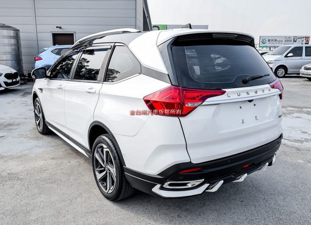 一手車 只跑3.7萬 ACC AEB 車道偏離 自動停車 盲點 環景 電動尾門 HUD 衛星導航 iKEY 原鈑件!  第2張相片