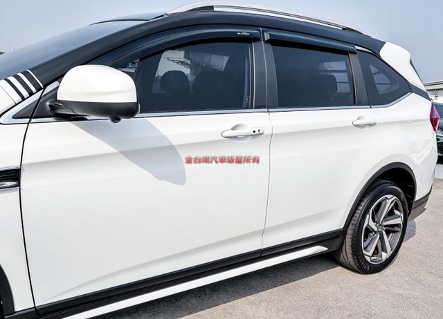 一手車 只跑3.7萬 ACC AEB 車道偏離 自動停車 盲點 環景 電動尾門 HUD 衛星導航 iKEY 原鈑件!  第6張相片