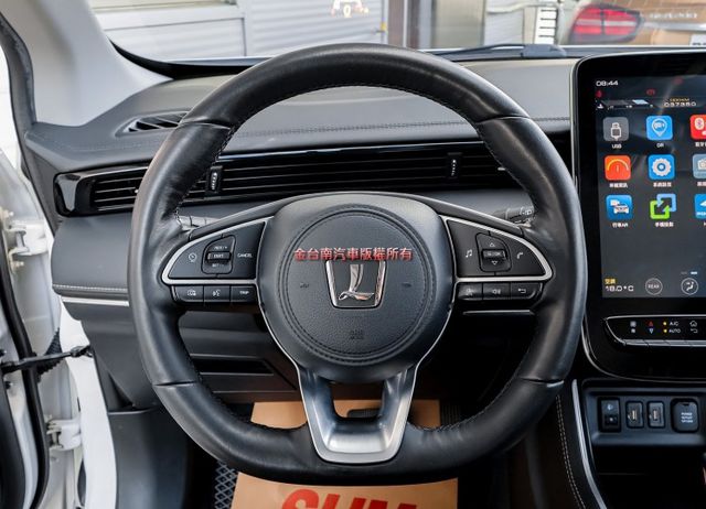 一手車 只跑3.7萬 ACC AEB 車道偏離 自動停車 盲點 環景 電動尾門 HUD 衛星導航 iKEY 原鈑件!  第10張相片
