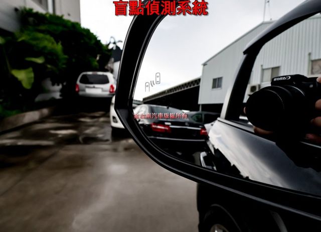 最高旗艦版 只跑2.6萬 電動尾門 環景 衛星導航 車載系統 記憶椅 雙電熱椅 ACC 盲點 車道維持 HUD 原鈑件  第8張相片