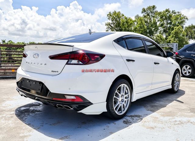 21年式 SPORT極速版 一手只跑1.2萬 204匹馬力 大包 原廠影音 AEB 車道偏離 恆溫 全車原板件 可全貸!  第2張相片