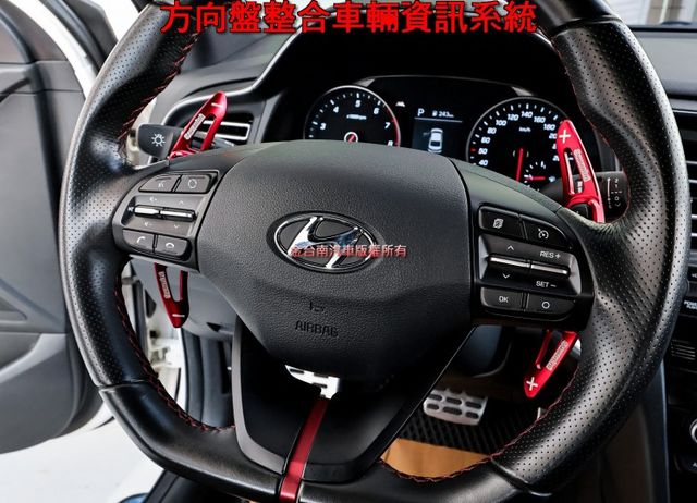 21年式 SPORT極速版 一手只跑1.2萬 204匹馬力 大包 原廠影音 AEB 車道偏離 恆溫 全車原板件 可全貸!  第10張相片