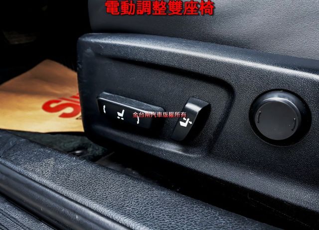 IS300H 只跑13.5萬 定速 雙電動熱椅 雙區恆溫 iKEY HID頭燈 TCS ABS 里程保證 可全貸!  第10張相片