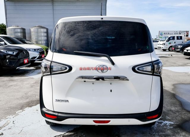 最高豪華+版 選配影音特仕 環景 車載系統 定速 電滑門 盲點 AEB 車道偏離 一手 原鈑件 原廠保養  第3張相片