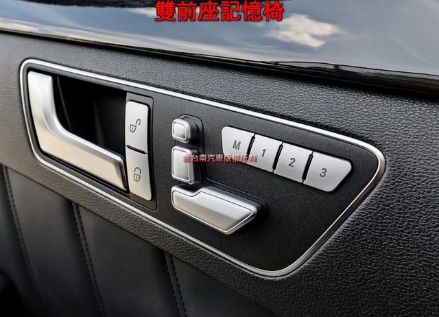 總代理 13年式 E300 Avantgarde 252匹馬力 天窗 雙記憶椅 倒車顯影 NAVI 全車八安 全車原板件  第10張相片