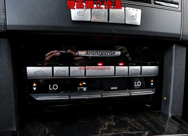 總代理 13年式 E300 Avantgarde 252匹馬力 天窗 雙記憶椅 倒車顯影 NAVI 全車八安 全車原板件  第18張相片