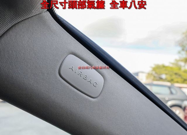 總代理 13年式 E300 Avantgarde 252匹馬力 天窗 雙記憶椅 倒車顯影 NAVI 全車八安 全車原板件  第19張相片