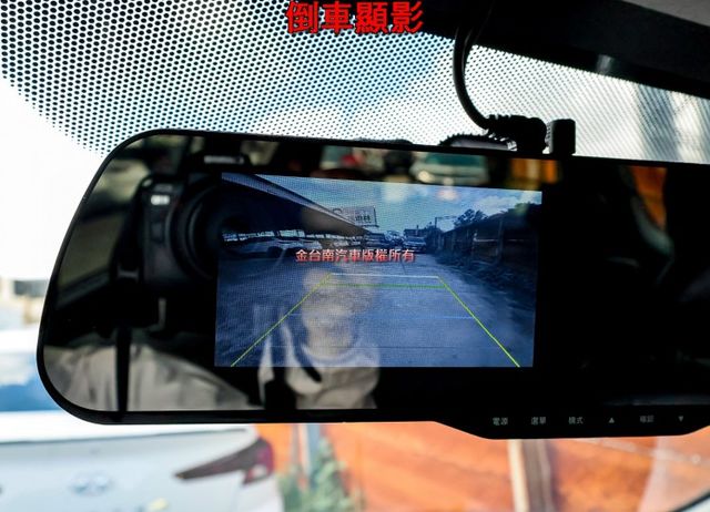 附全額發票 定速 ABS TCS 雙安 電折後視鏡 後座出風口 倒車顯影 一手車 全車原鈑件 里程保證!  第17張相片