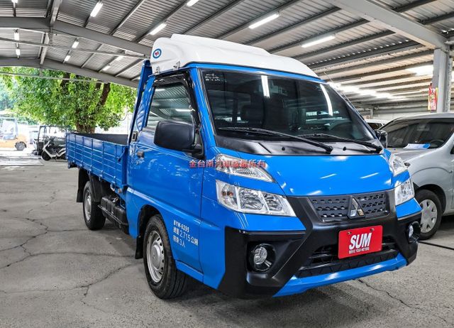 貨框 附全額發票 少跑里程保證 全車原板件 倒車顯影 TCS 車況超好 可全貸 不用殺價就很便宜!  第5張相片