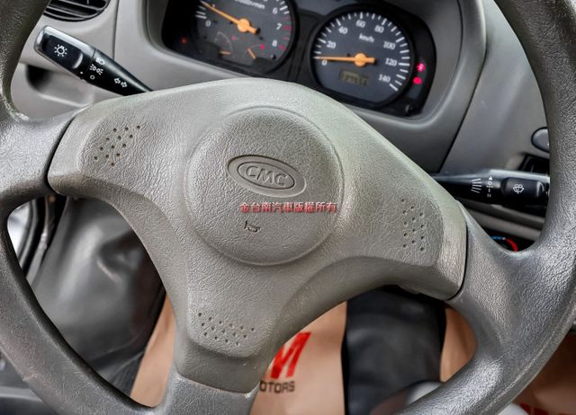 框式 只跑13.7萬 全車原鈑件 音響主機 里程保證 打拼事業好幫手 附全額發票!  第10張相片