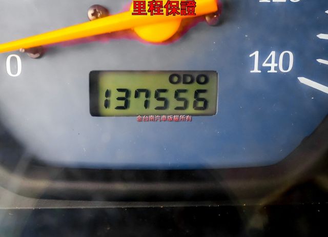 框式 只跑13.7萬 全車原鈑件 音響主機 里程保證 打拼事業好幫手 附全額發票!  第11張相片