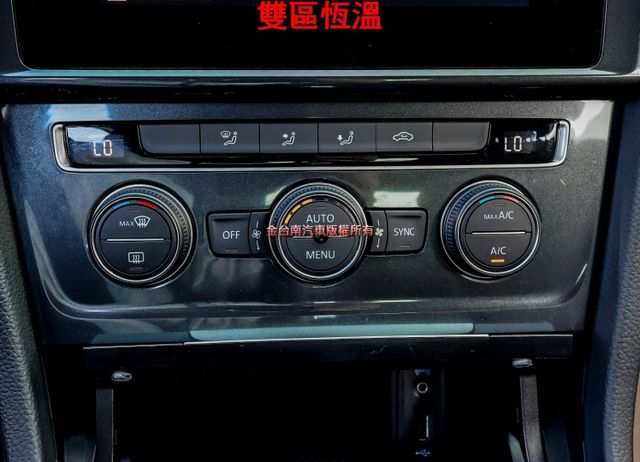 18年式 17/11領 只跑4萬 定速 iKEY 雙區恆溫 影音 車載系統 七安 原鈑件 里程保證 可全貸!  第16張相片