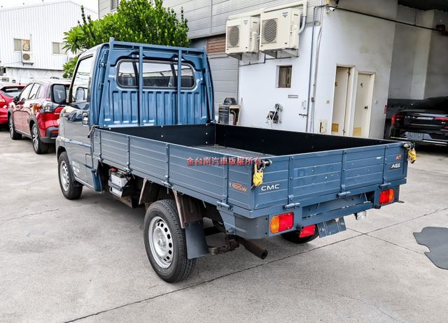 A210 一手只跑2千 自排 載重950KG 貨台長度2,410mm TCS ABS 定速 盲點 附全額發票 可全貸  第2張相片