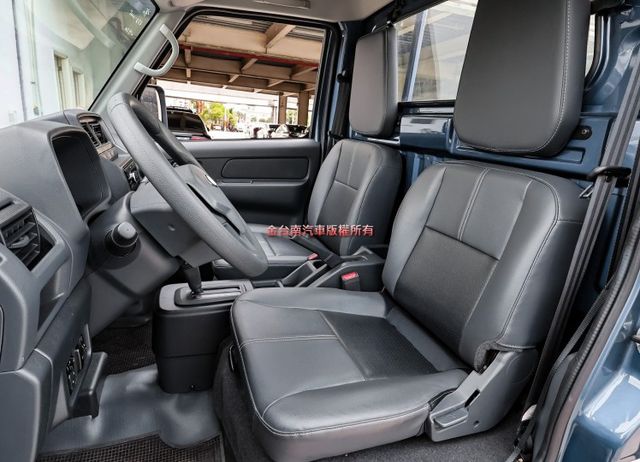 A210 一手只跑2千 自排 載重950KG 貨台長度2,410mm TCS ABS 定速 盲點 附全額發票 可全貸  第9張相片
