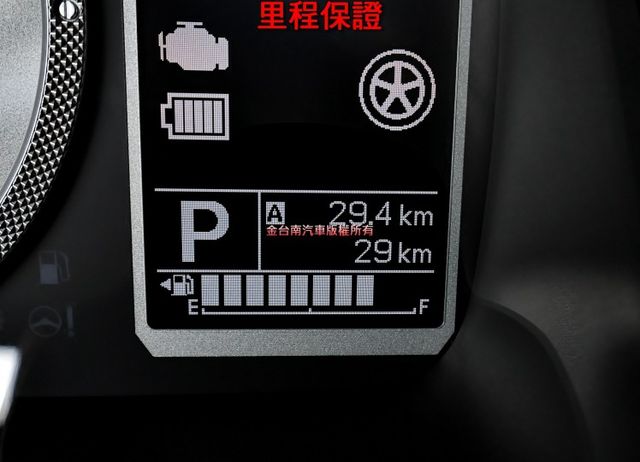 輕油電 都會通勤小車 只跑29KM 根本新車 AEB 車道偏離 車載系統 iKEY 恆溫 全車六安 可全貸!  第14張相片