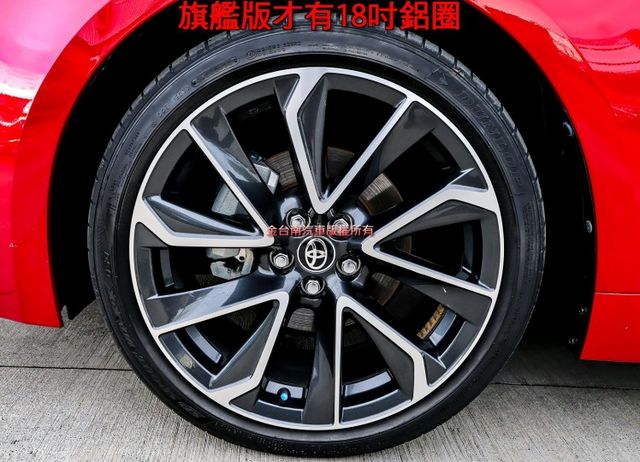 旗艦版 一手車 只跑2.8萬 原廠保養 全車原板件 LV2 電動椅 HUD 18吋鋁圈 快撥 盲點 可全貸!  第7張相片